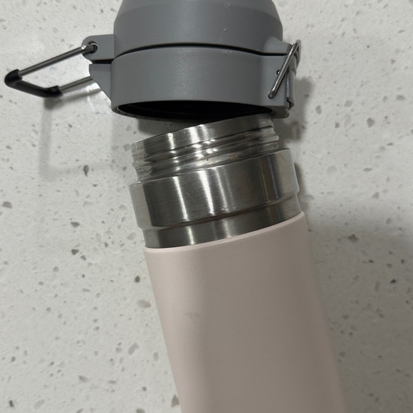 STANLEY- THE QUICK FLIP GO BOTTLE 24 OZ Rose Quartz - Picture 8 of 8